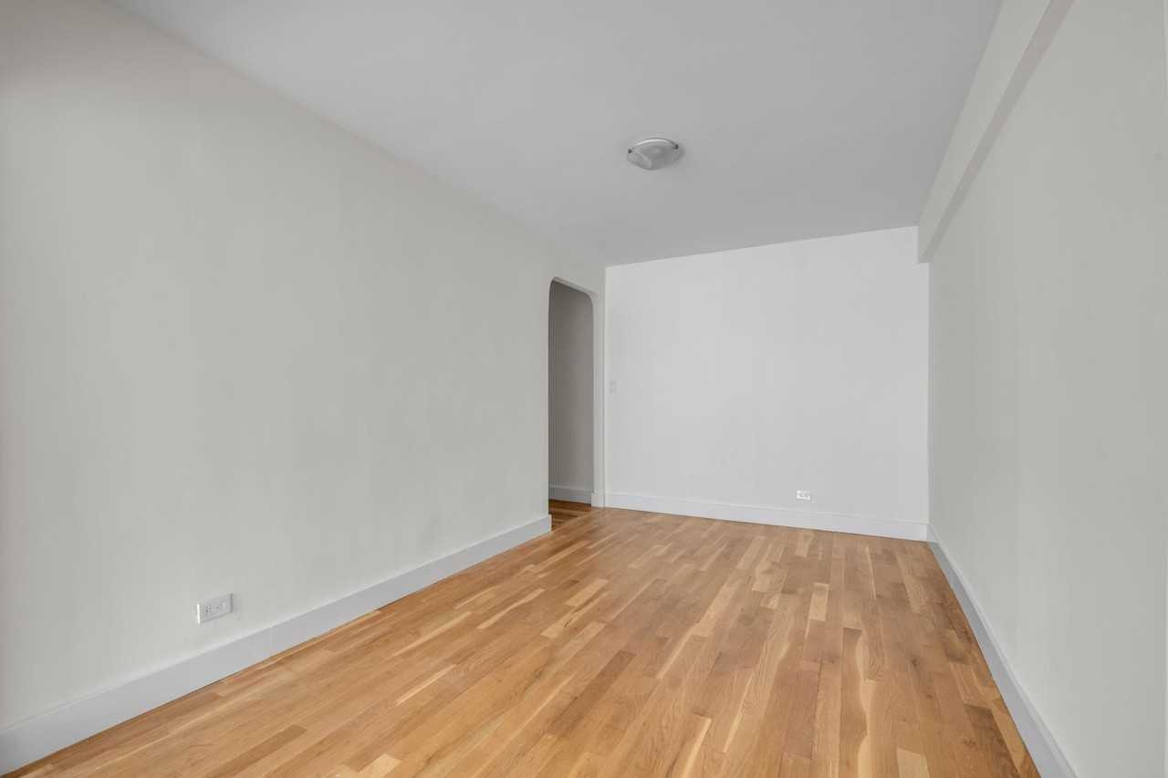 4541 39th Pl #5E - Photo 3 of 7