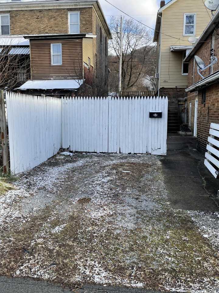 456 Woodlane Ave #2 - Photo 3 of 17