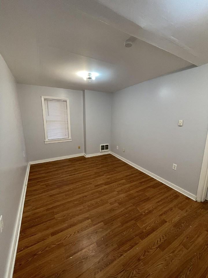 456 Woodlane Ave #2 - Photo 5 of 17