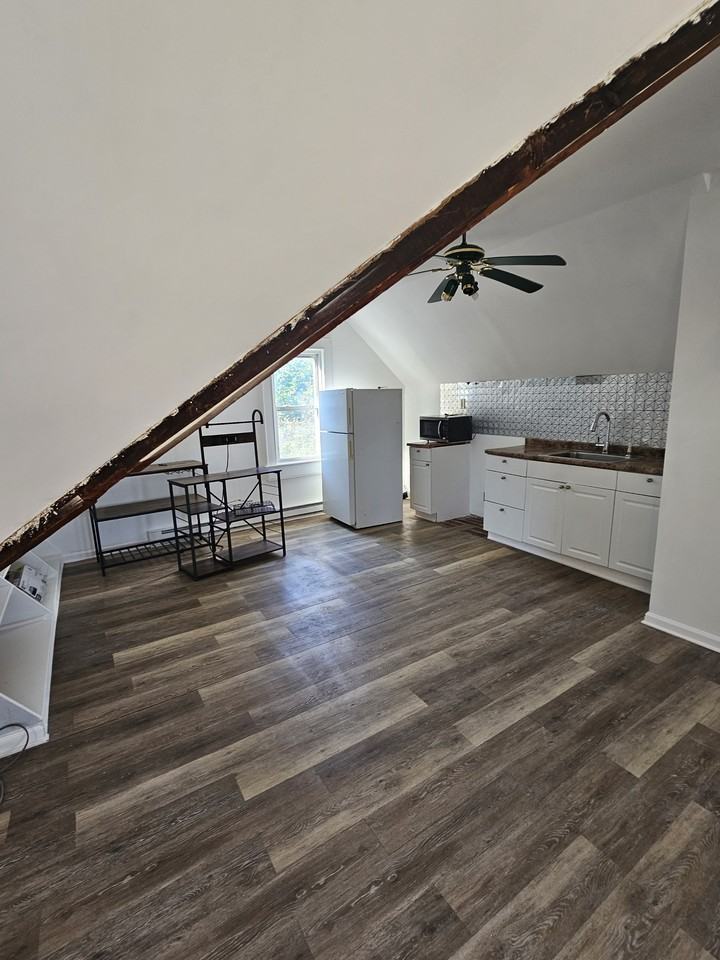 53 Davis Ave #2 - Photo 7 of 33