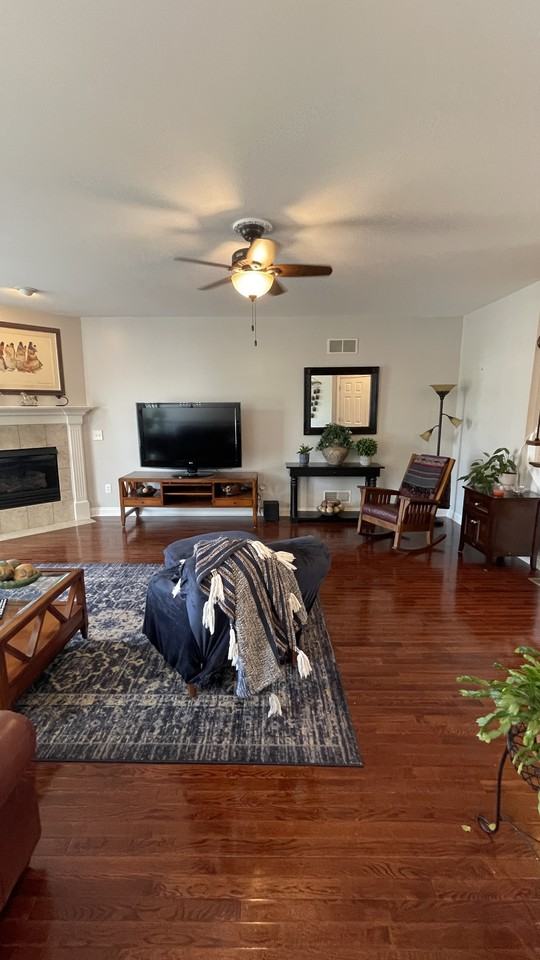 574 E Vanderbilt Dr #574 - Photo 3 of 32