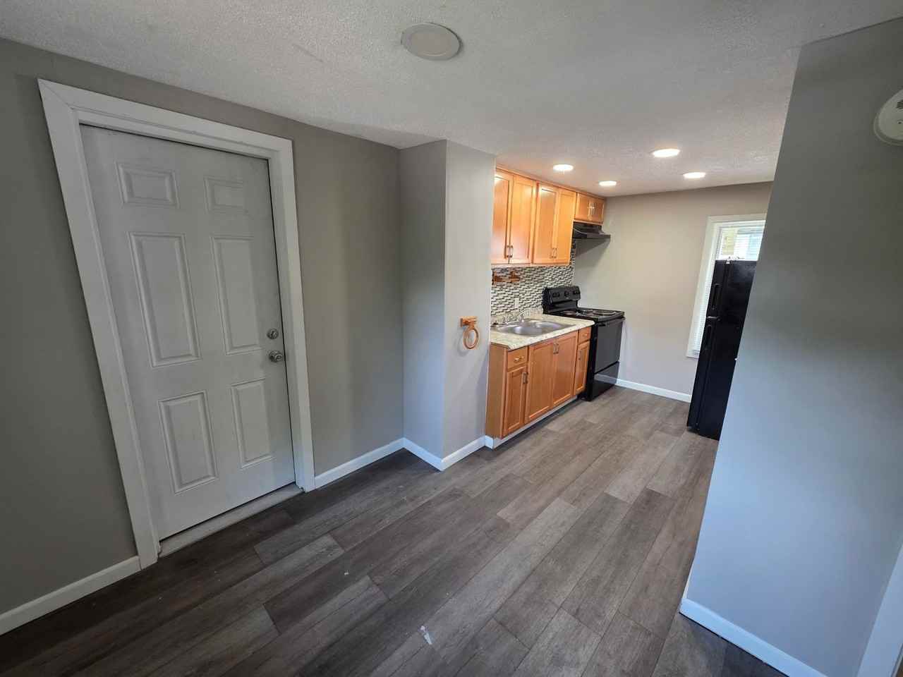 392 Bailey Ct #3rdFL - Photo 2 of 5