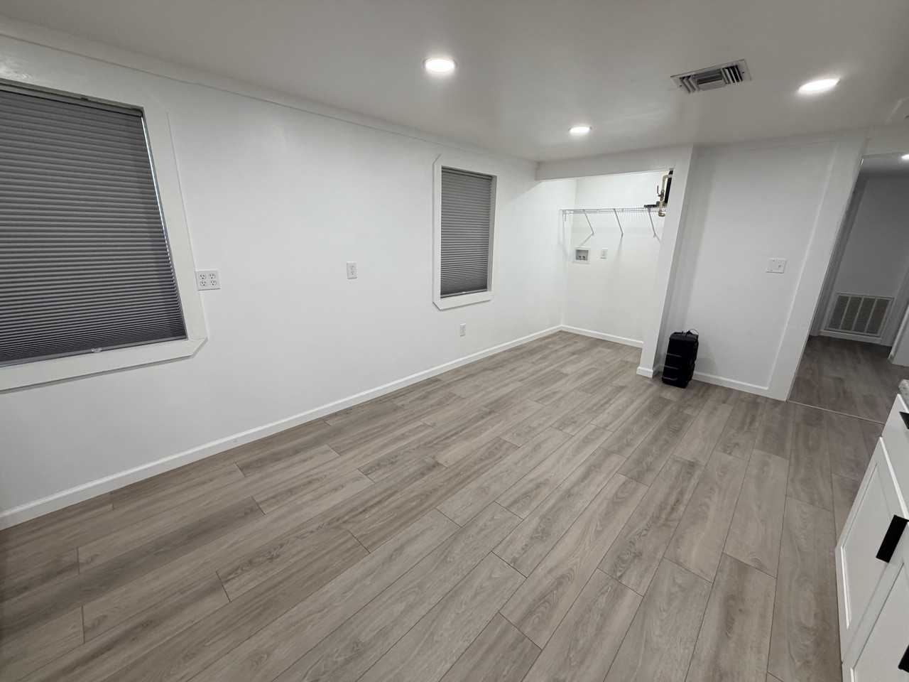 599 Avenue H Nw #NA - Photo 4 of 9