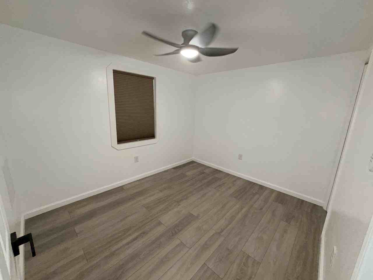 599 Avenue H Nw #NA - Photo 5 of 9