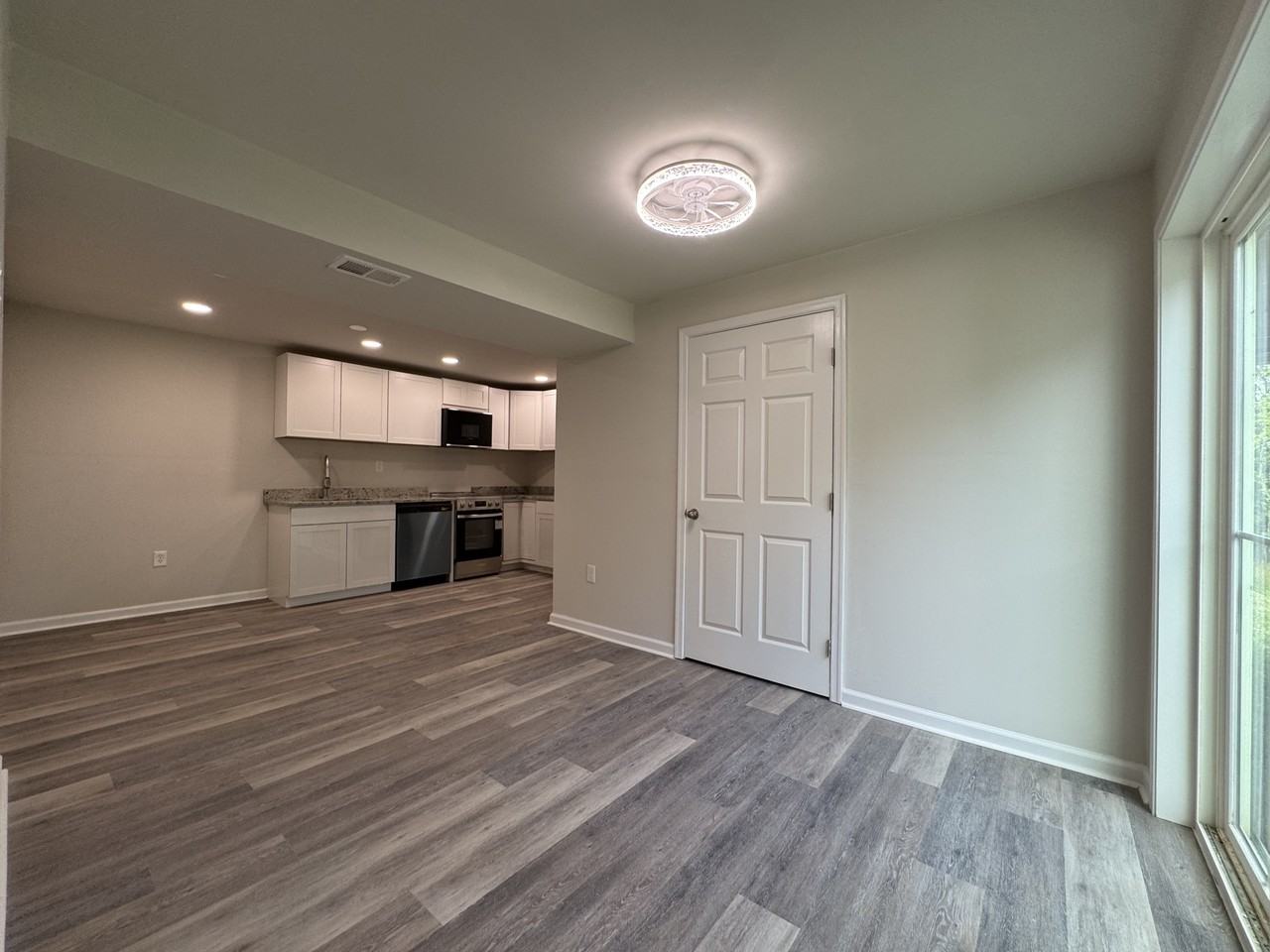 201 Thicket Dr #201 - Photo 4 of 9