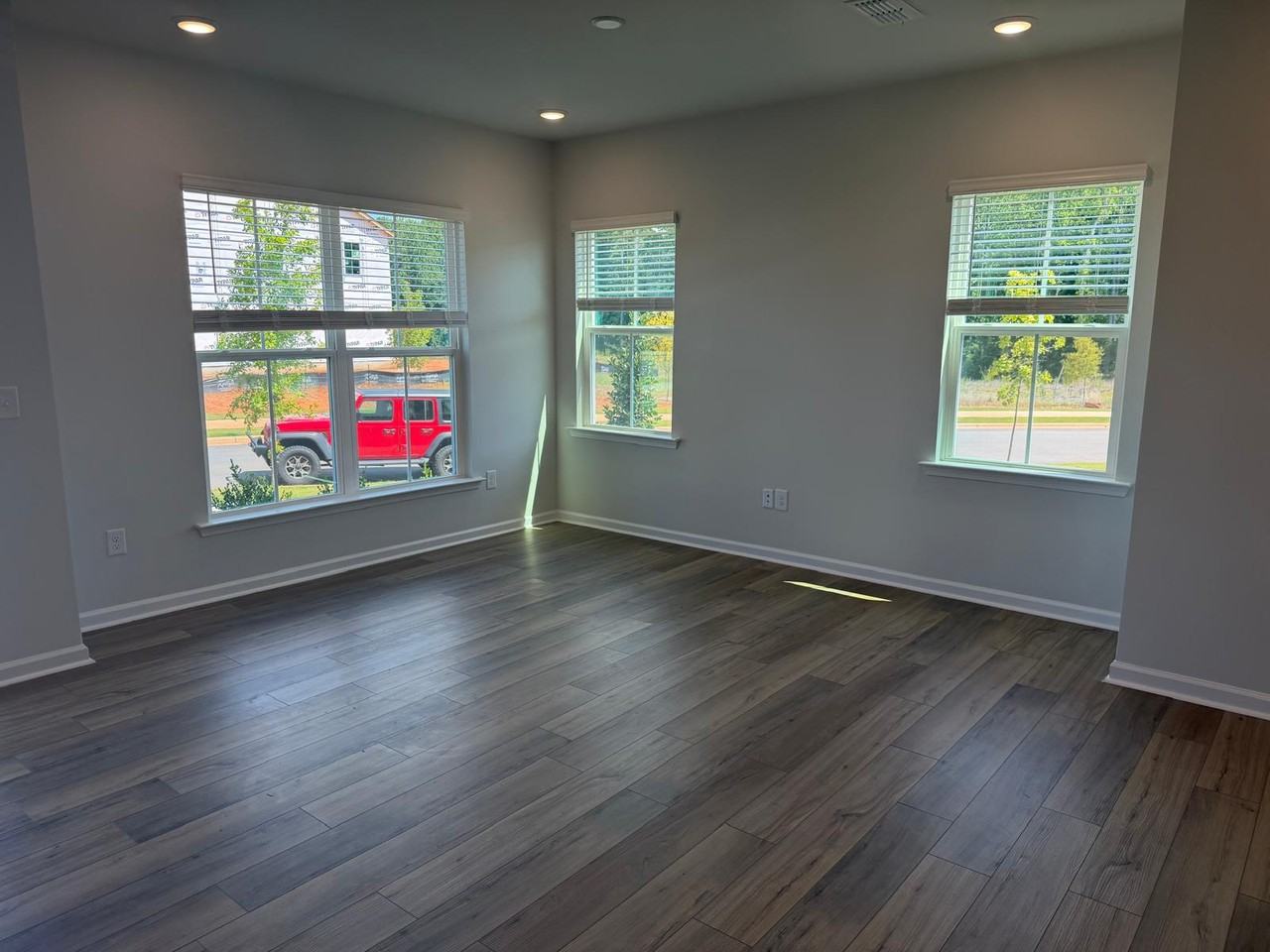 311 Fosterton Cottage Way - Photo 3 of 17