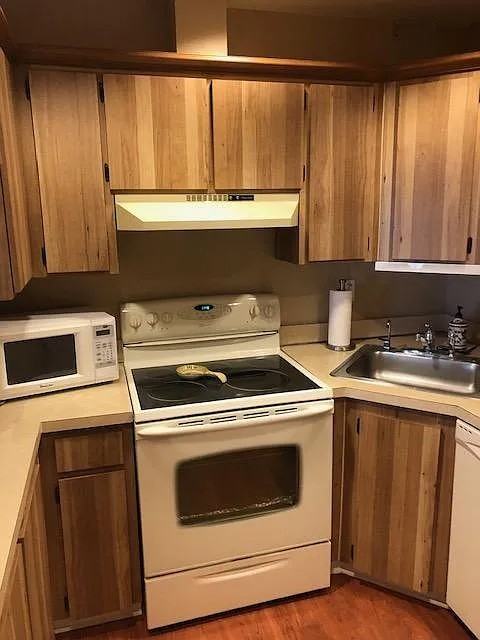 2664 Pine Ridge Way S #B2 - Photo 5 of 42