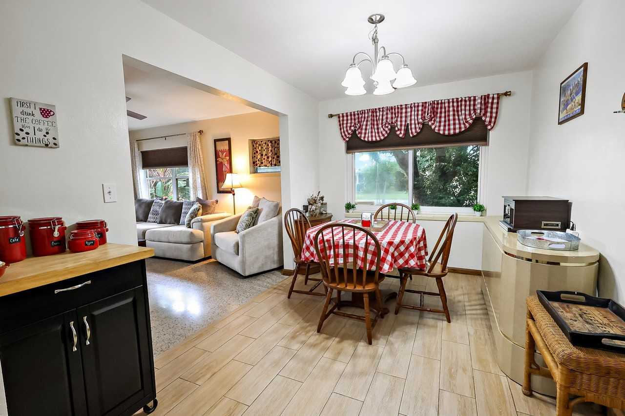 300 Tulip Ln #NA - Photo 3 of 9