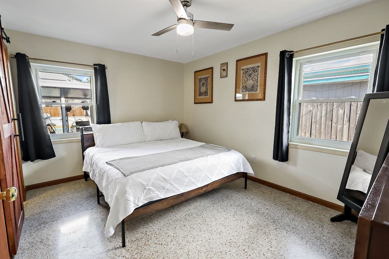 300 Tulip Ln #NA - Photo 6 of 9