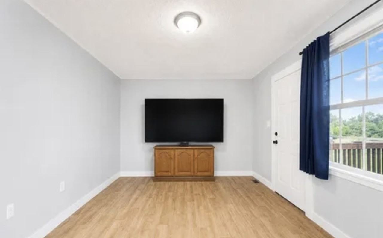 703 E State St #NA - Photo 6 of 11