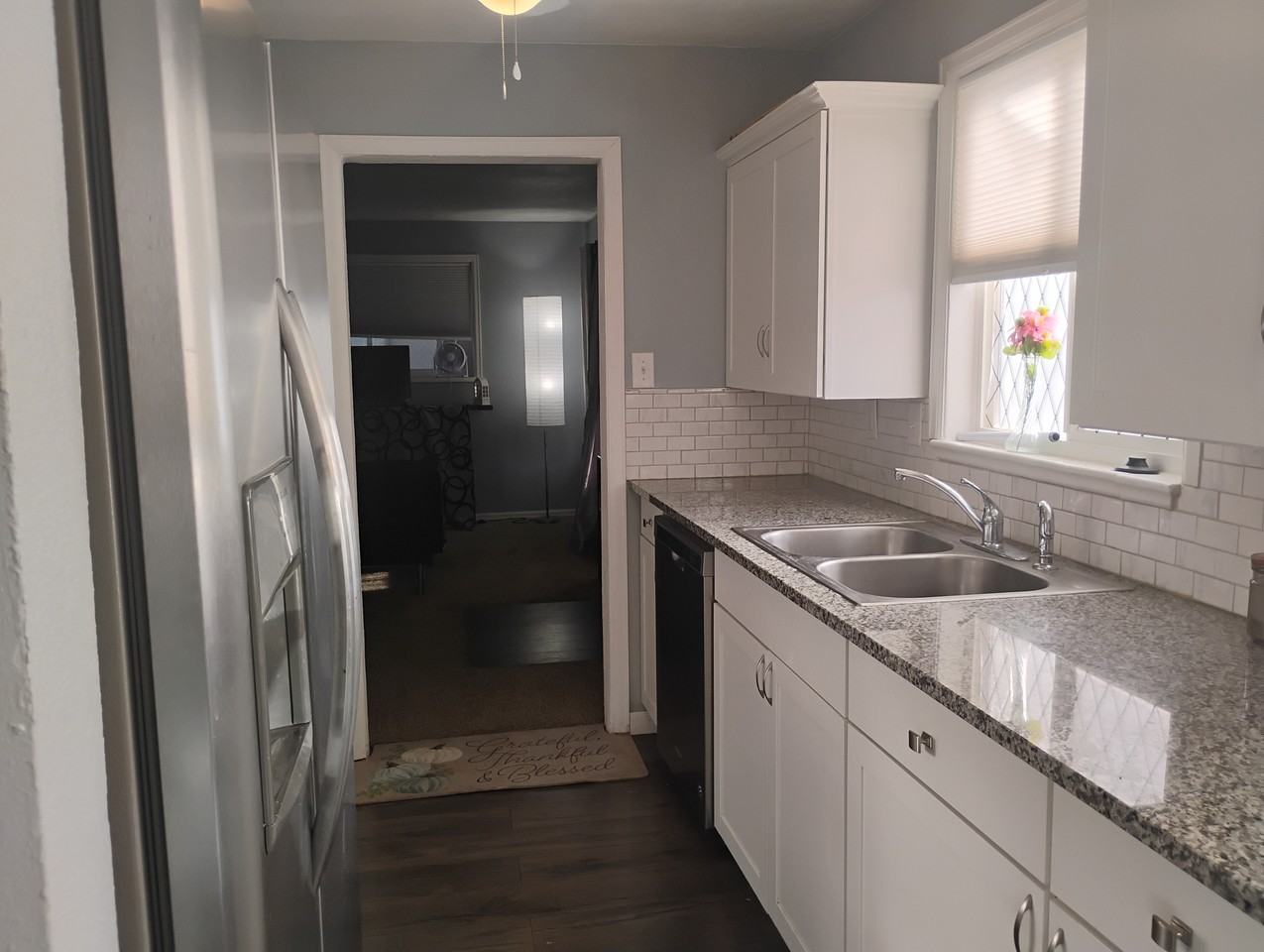 2725 3rd Ave #NA - Photo 2 of 11