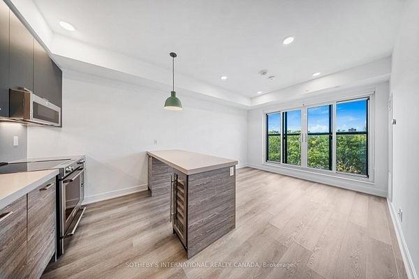 484 Spadina Avenue - Photo 4 of 30