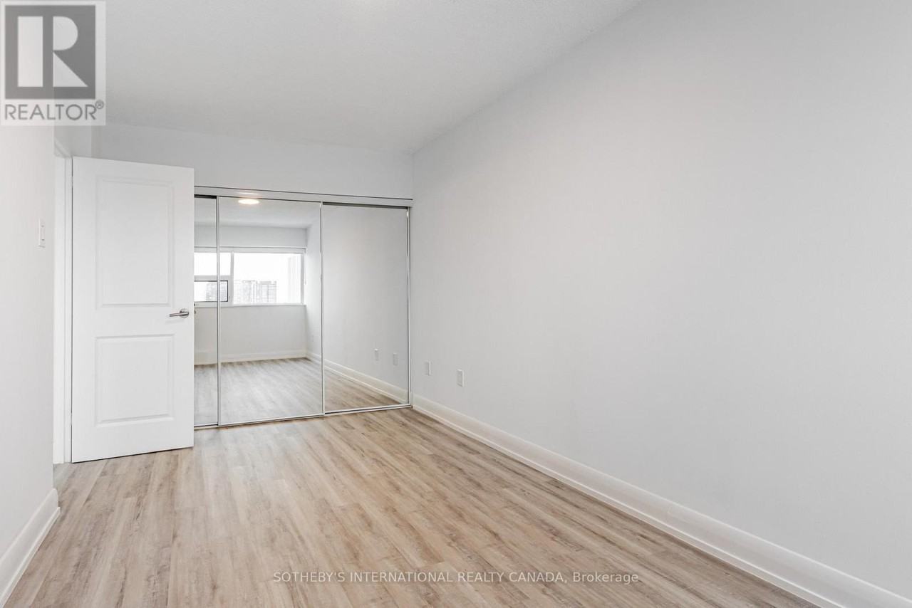 201 Sherbourne Street - Photo 6 of 24