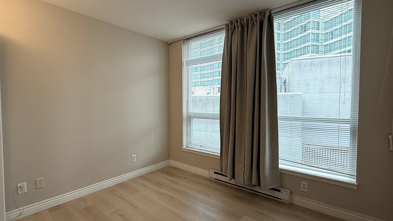 6028 Willingdon Avenue - Photo 4 of 9