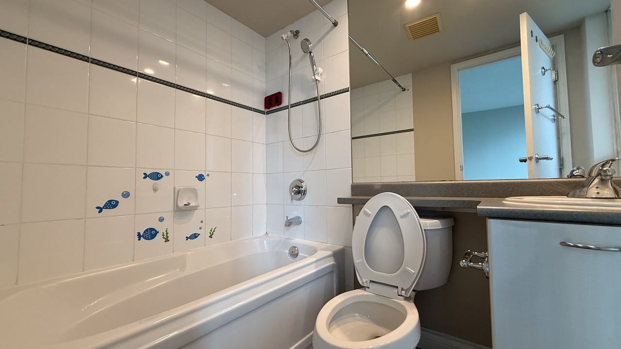 6028 Willingdon Avenue - Photo 7 of 9