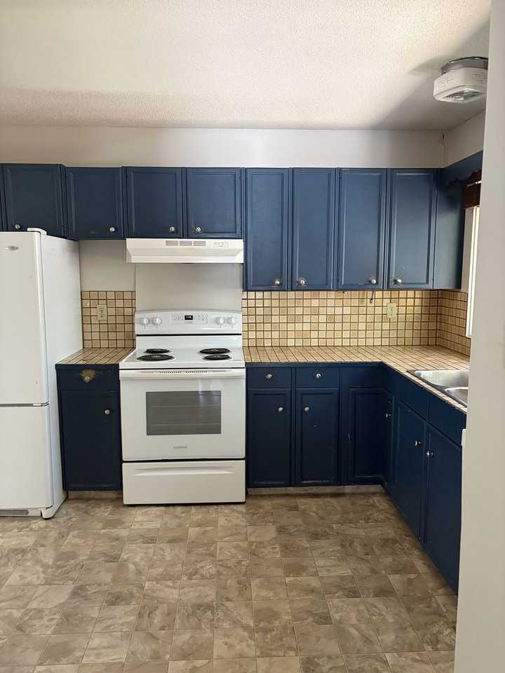 7 Slocan Rd Sw - Photo 4 of 14