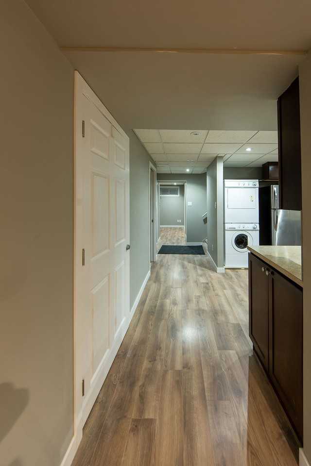 807A 45 St Sw - Photo 4 of 10