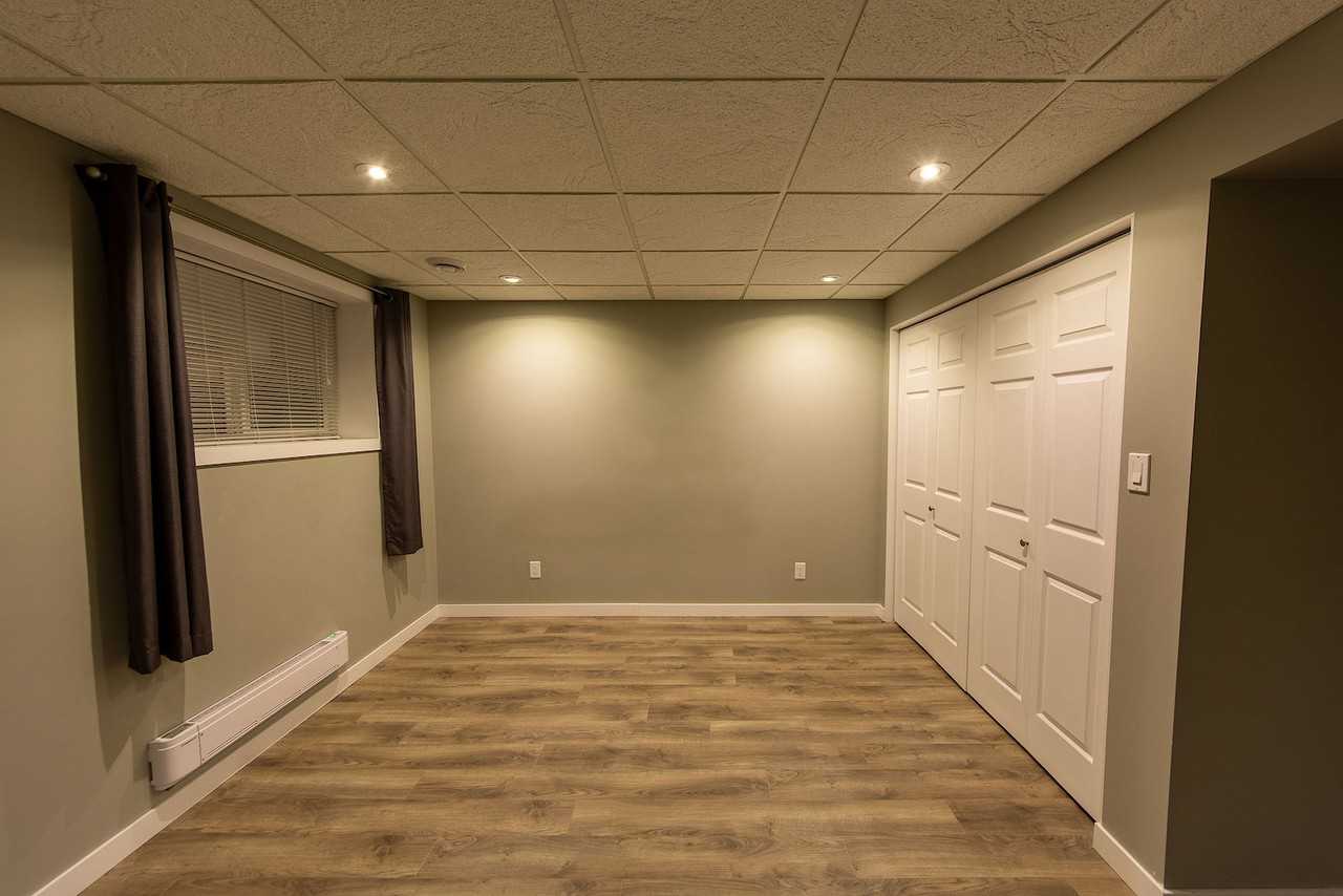807A 45 St Sw - Photo 6 of 10