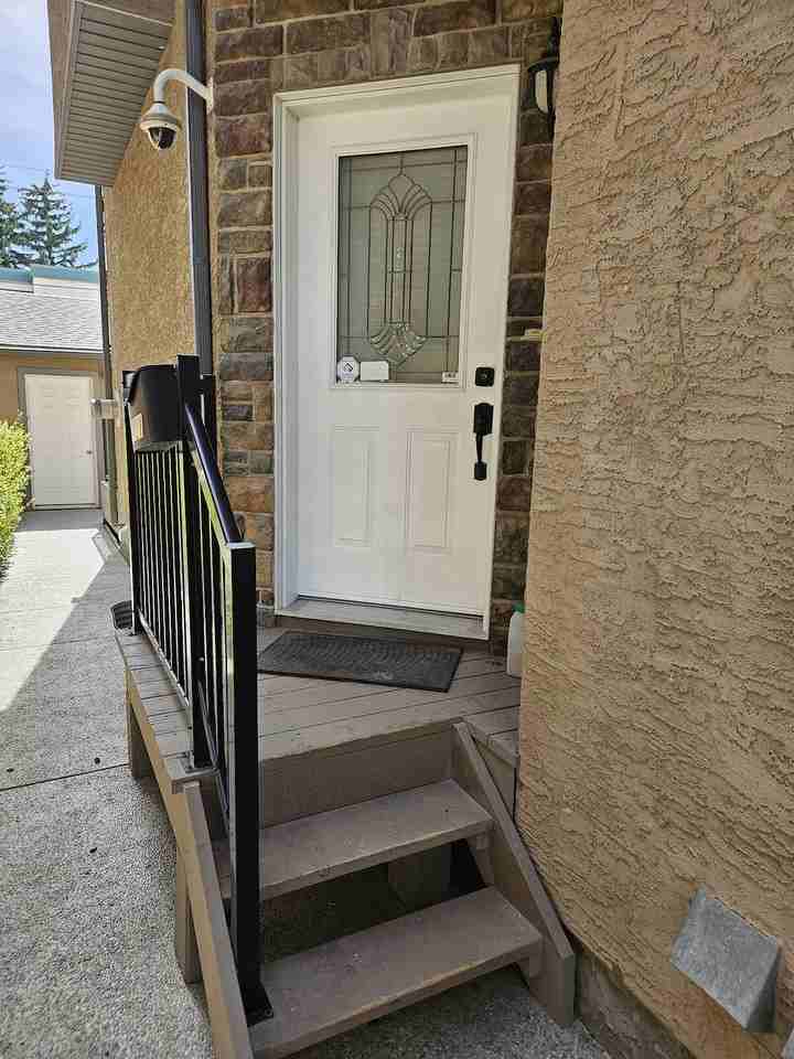 3421 - 3421 5 Avenue Northwest - Photo 2 of 41