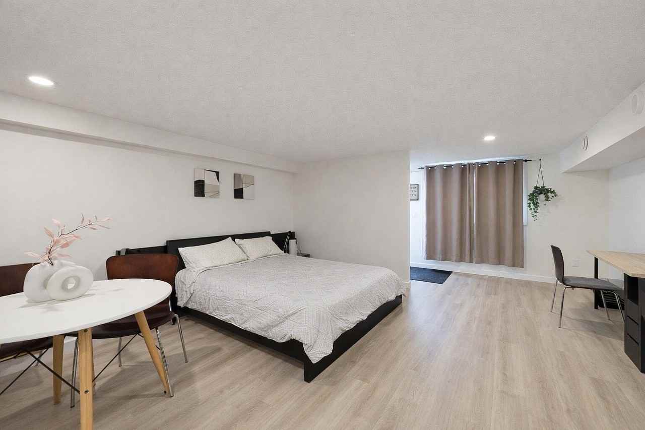 2807 1 Ave Nw - Photo 5 of 17