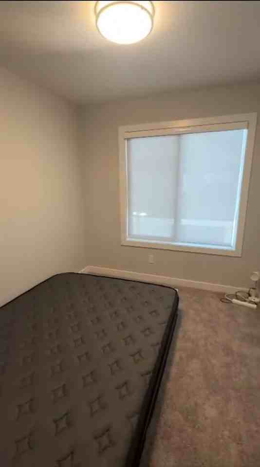 1729 Keene Cres Sw - Photo 2 of 7