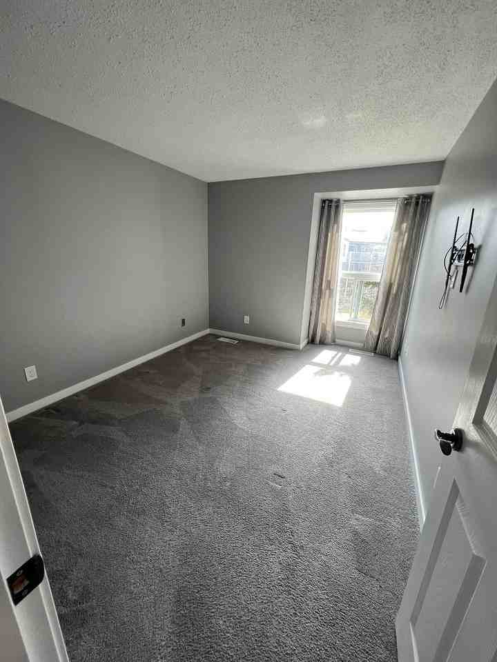 22 - 22 Alpine Pl - Photo 7 of 15