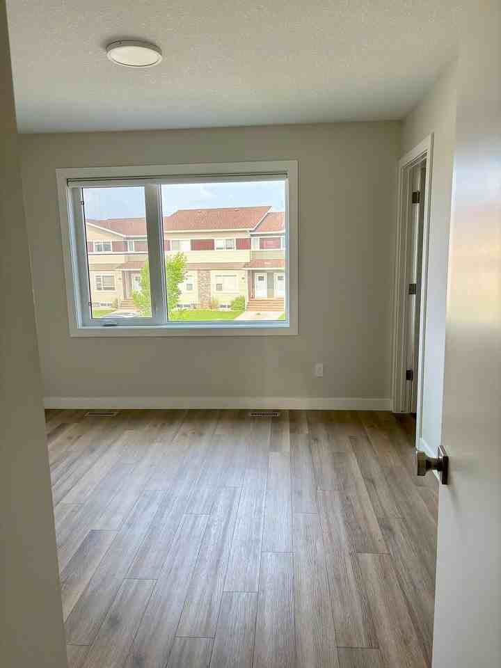 20 Iron Gate Blvd - Photo 4 of 8