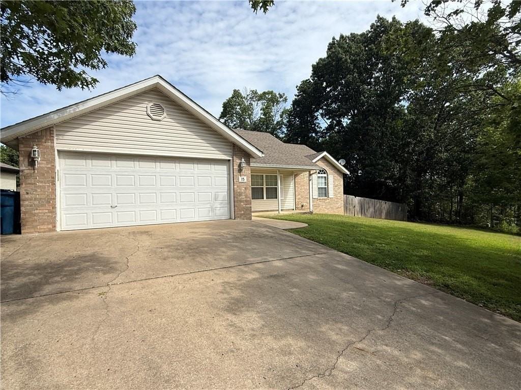 15 Pennine Ln - Photo 2 of 35