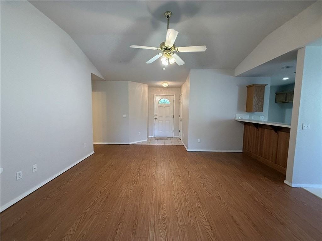 15 Pennine Ln - Photo 6 of 35