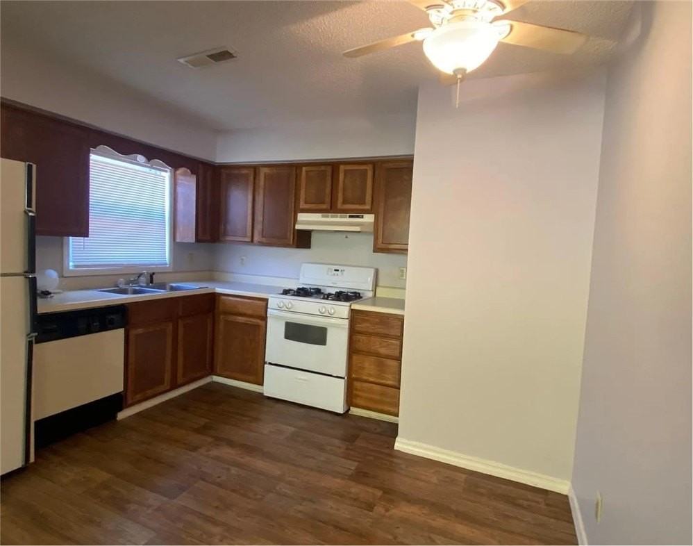 102 Deer Ln #7 - Photo 2 of 7