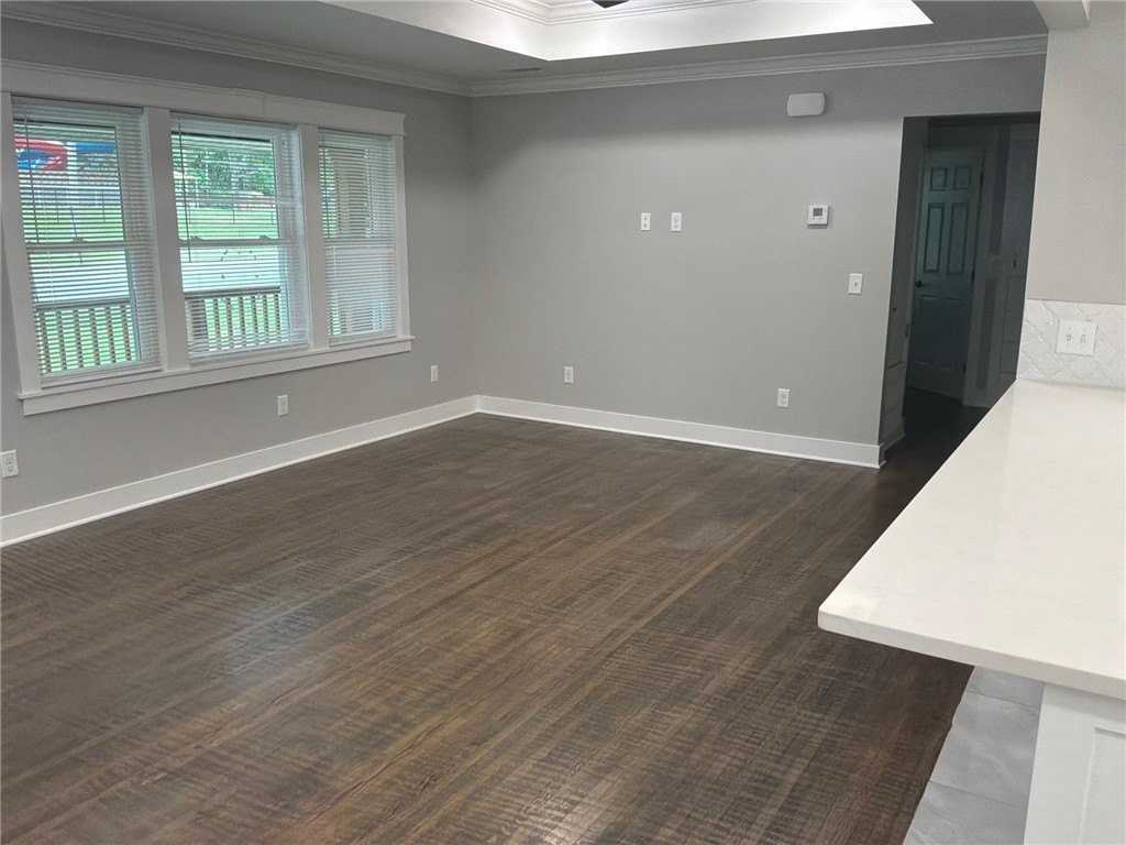 510 S Pleasant St - Photo 3 of 17