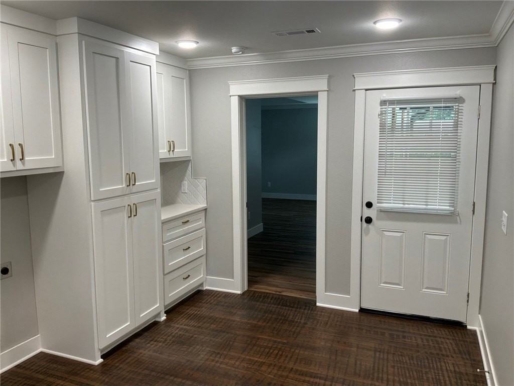 510 S Pleasant St - Photo 6 of 17