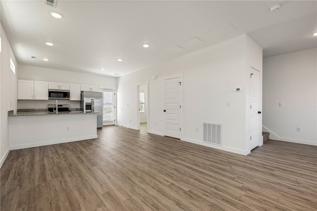601 Apollo Avenue - Photo 4 of 22