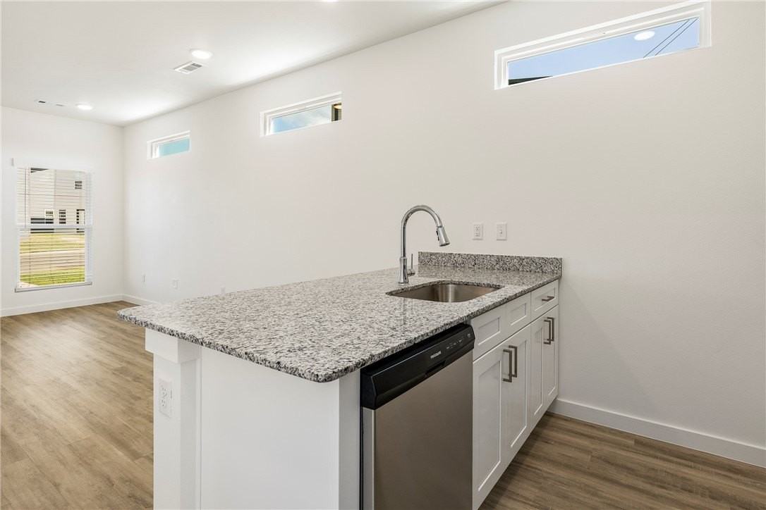 601 Apollo Avenue - Photo 7 of 22