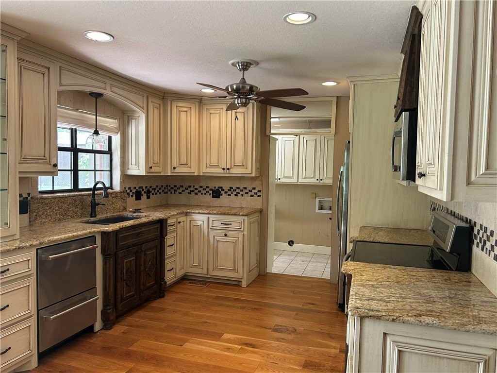 23 Howard Pl - Photo 5 of 23