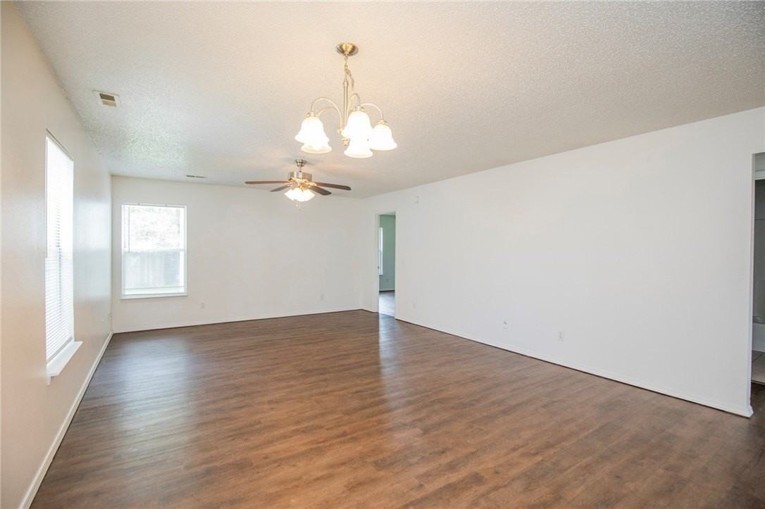 2509 Parkcrest Dr - Photo 7 of 17