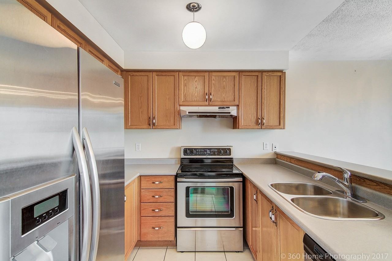 97 Piperbrook Crescent - Photo 7 of 17
