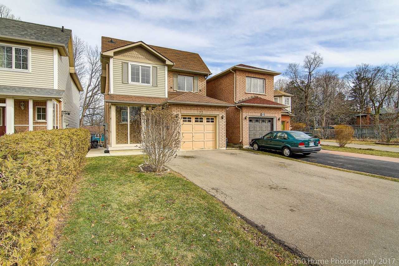 97 Piperbrook Crescent - Photo 2 of 17