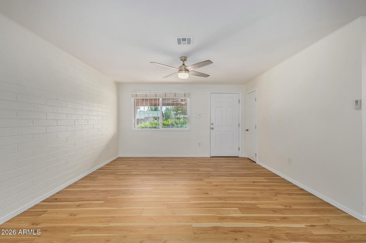 3234 E Friess Dr - Photo 4 of 29