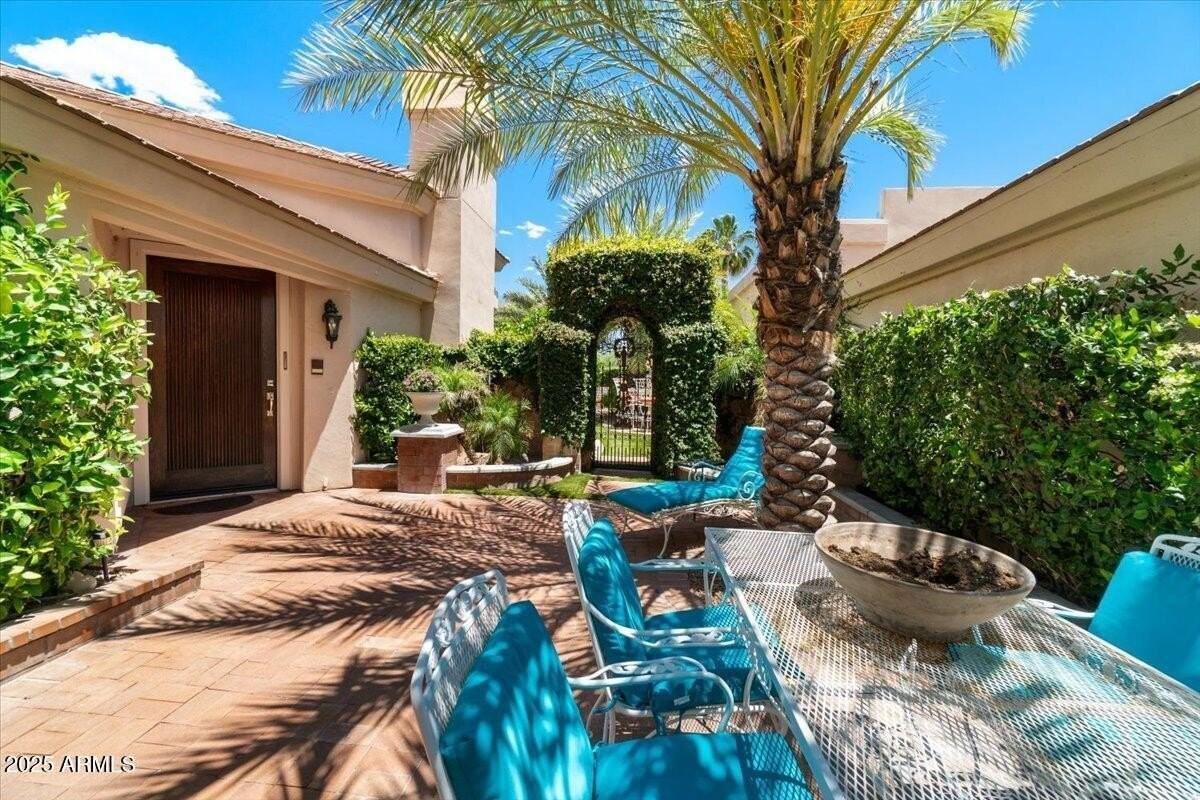 7799 E Oakshore Dr - Photo 3 of 18