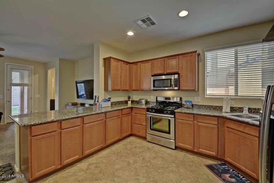 2065 S Martingale Rd - Photo 5 of 28