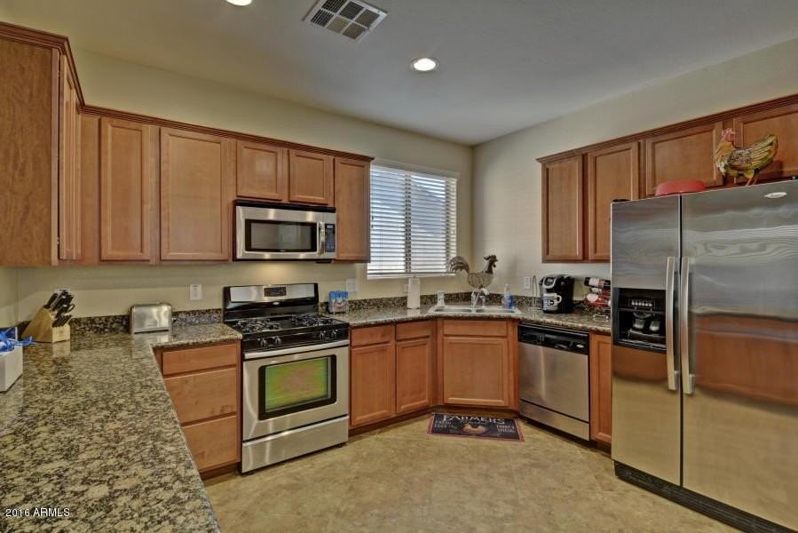 2065 S Martingale Rd - Photo 7 of 28