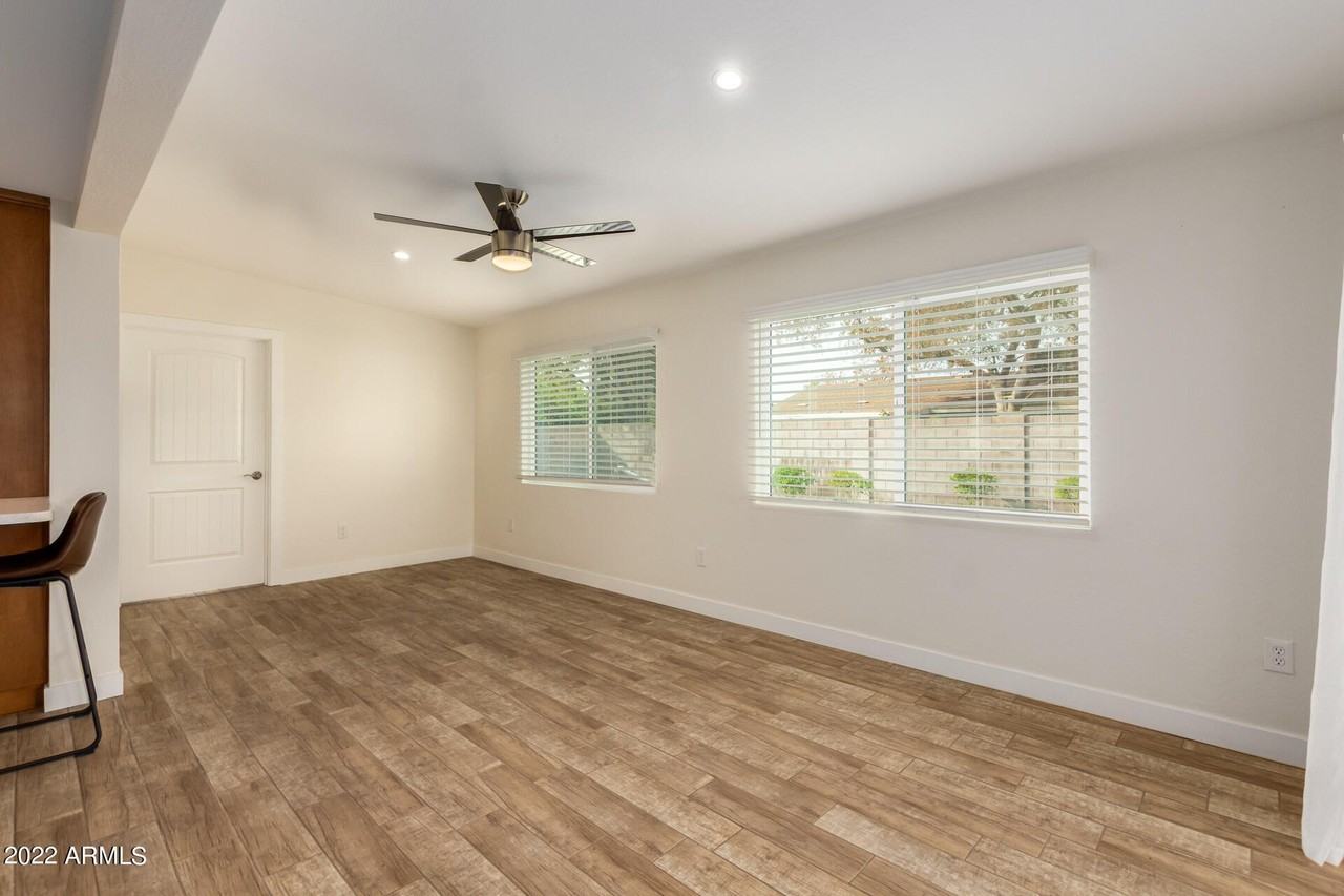 13838 N 37th Way - Photo 7 of 32