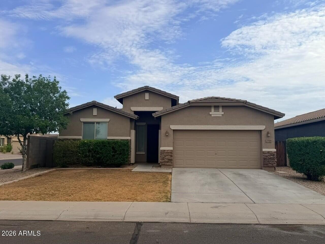 1810 W Loemann Dr - Photo 2 of 5