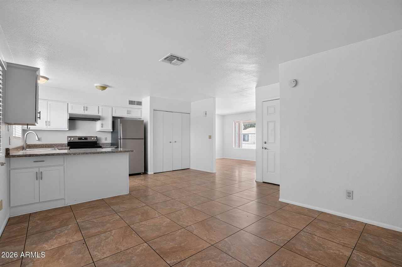 6320 W Carol Ave - Photo 5 of 25