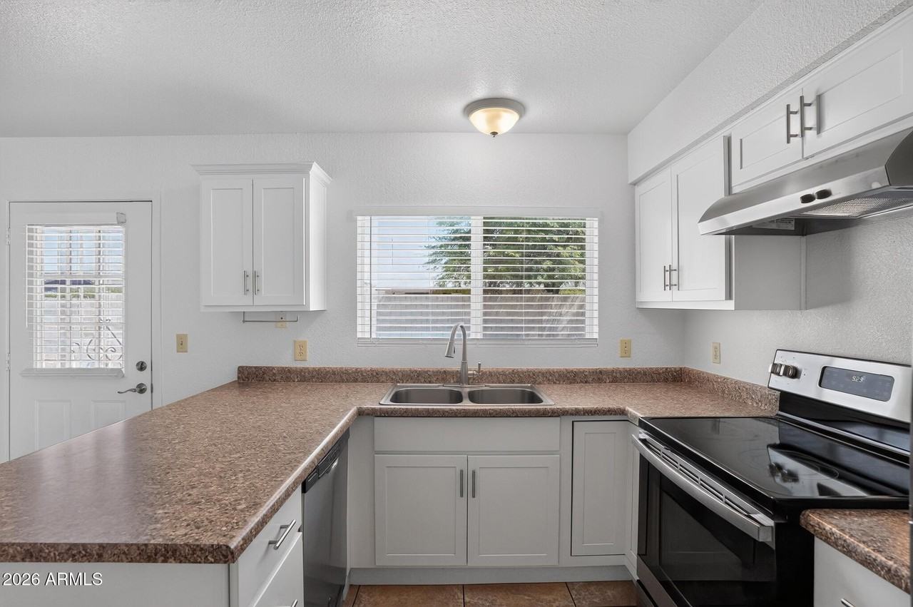 6320 W Carol Ave - Photo 6 of 25