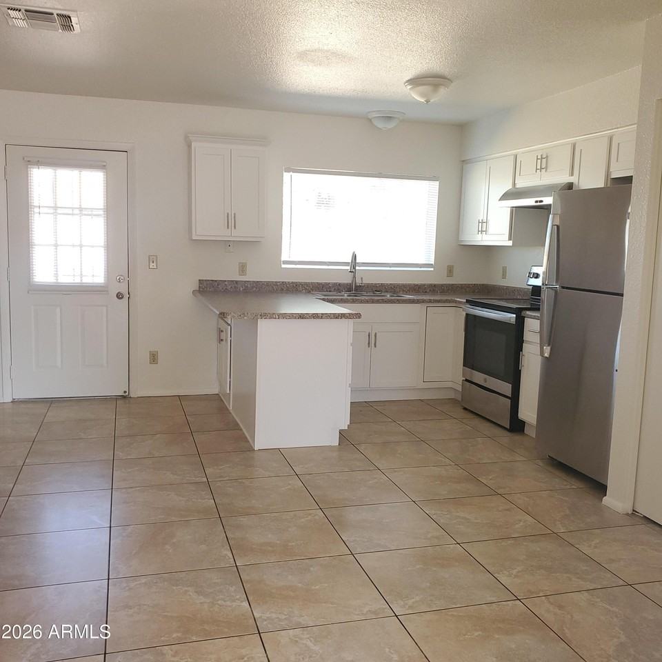 6320 W Carol Ave - Photo 7 of 25