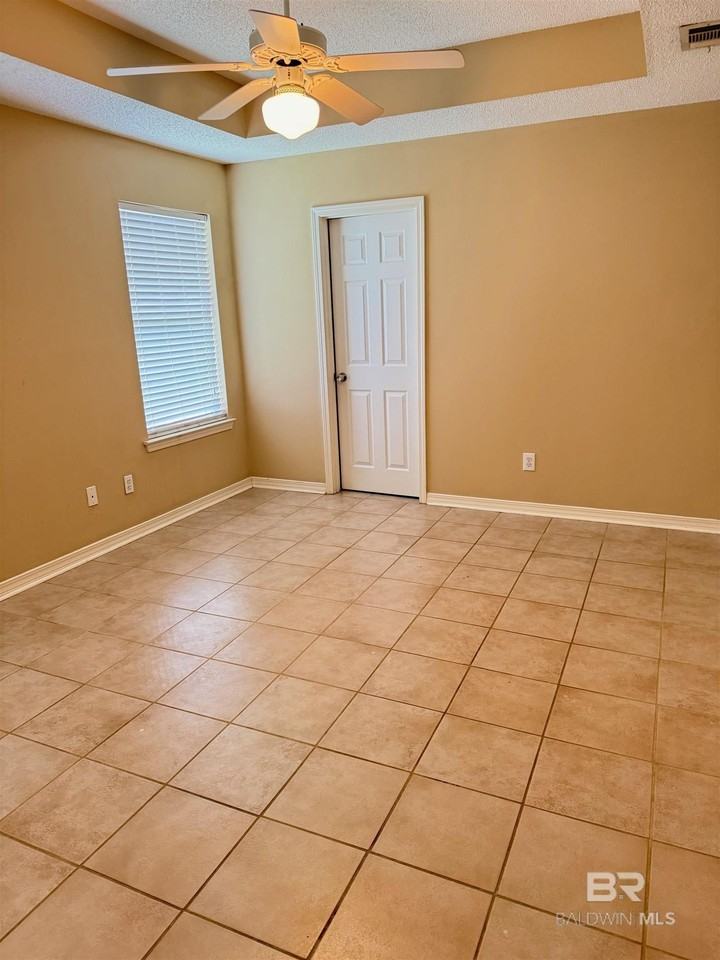 406 Belle Chase Ct S - Photo 4 of 13