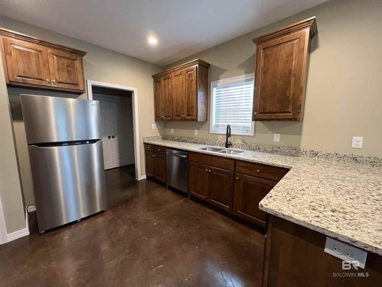 12862 Churchill Dr - Photo 6 of 15