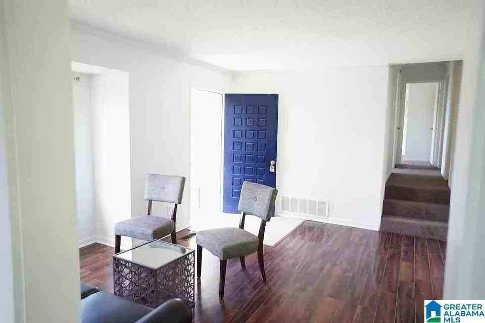 5010 Darlene Dr - Photo 4 of 15